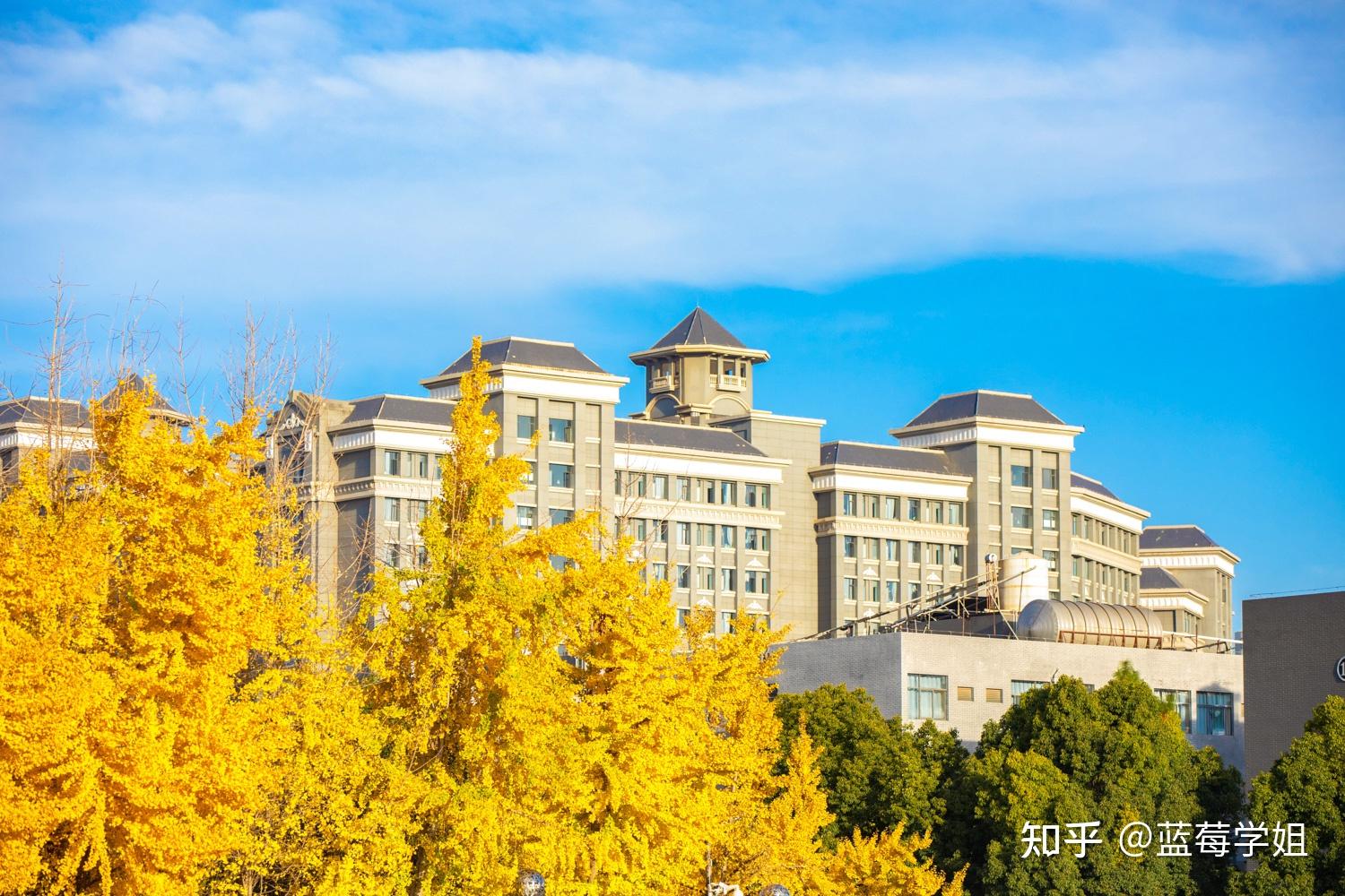 堪称昆明最美大学!