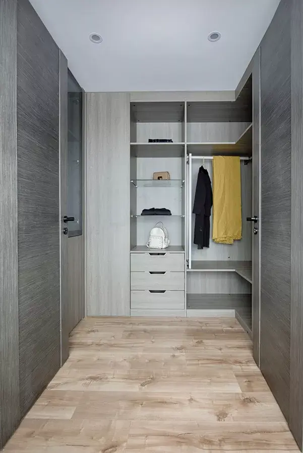 方便实用的主卧衣柜 v2-eb64e750f6a5bce0d22adb104dfb4e4a_r.jpg