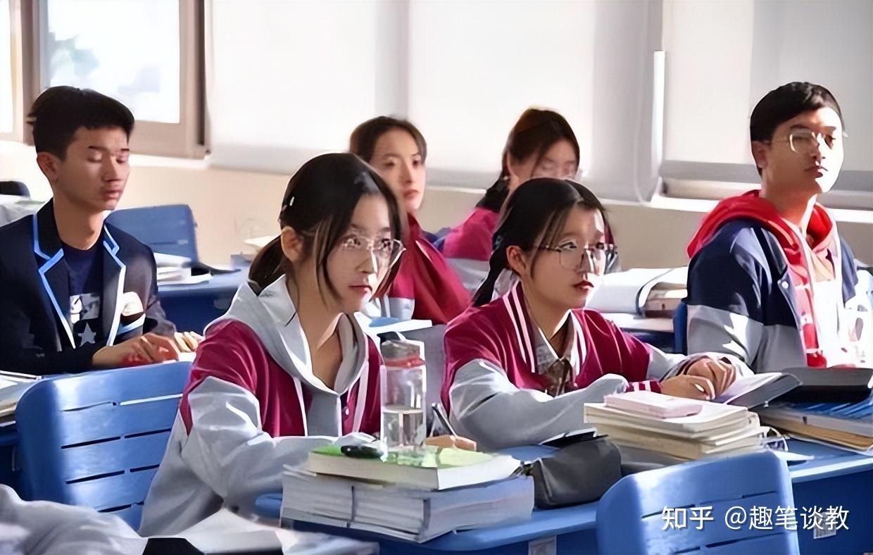 私立学校挤压学生潜力又出事!贵州一女生入学三个月,物理课后坠楼