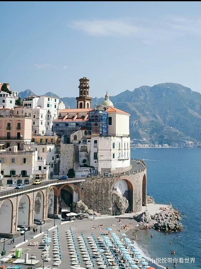 意大利小众游打卡悬崖上的梦幻小镇波西塔诺