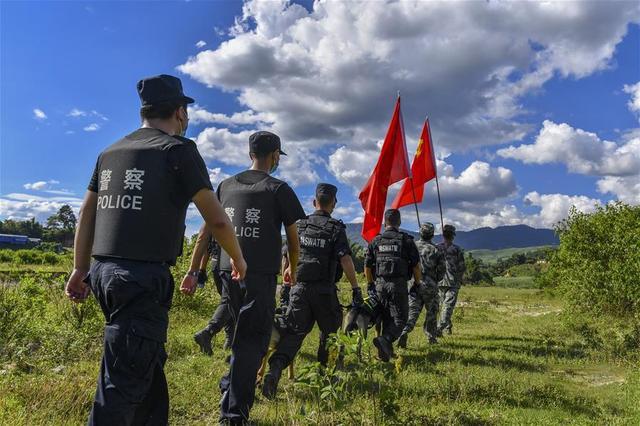 有士兵们无法顾及之处,因此便以监控设备协助他们更好地完成边境守护