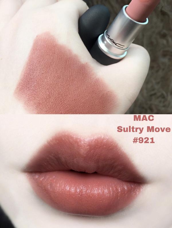 颜色是有点裸粽调土橘色 蜜桃粉的感觉,上嘴涂得越厚就越偏蜜桃色,是