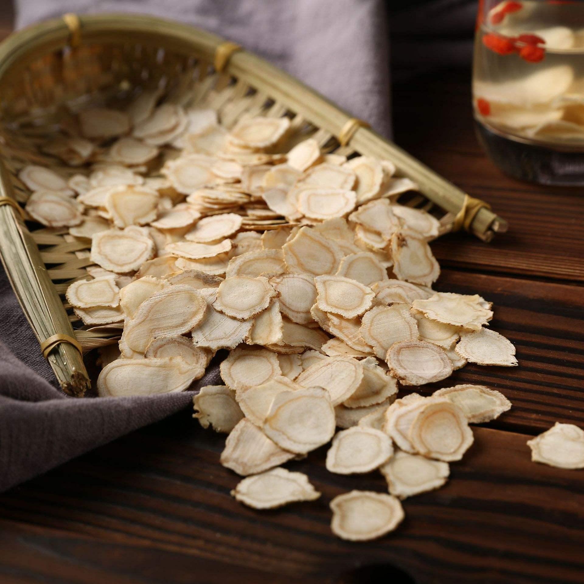 的根茎植物,与我们传统的人参,党参等一系列人参产品仍有一定的区别