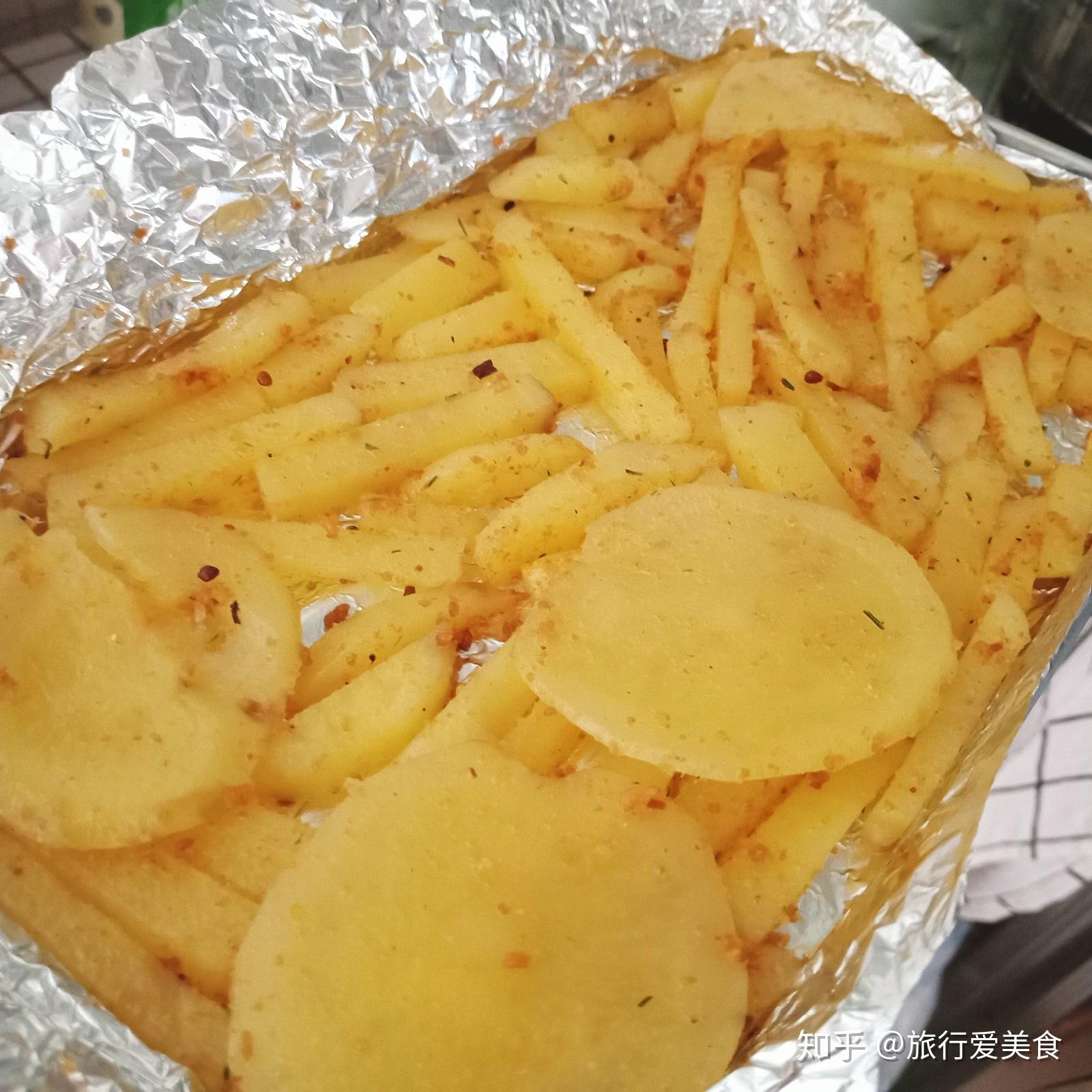 锡纸烤箱薯条金黄脆嫩色泽诱人孩子再也不吵着去肯德基了