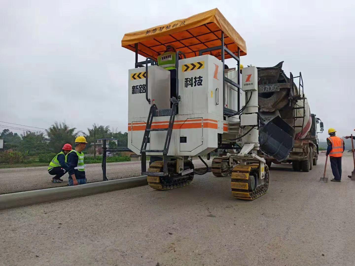 公路滑模机施工队伍