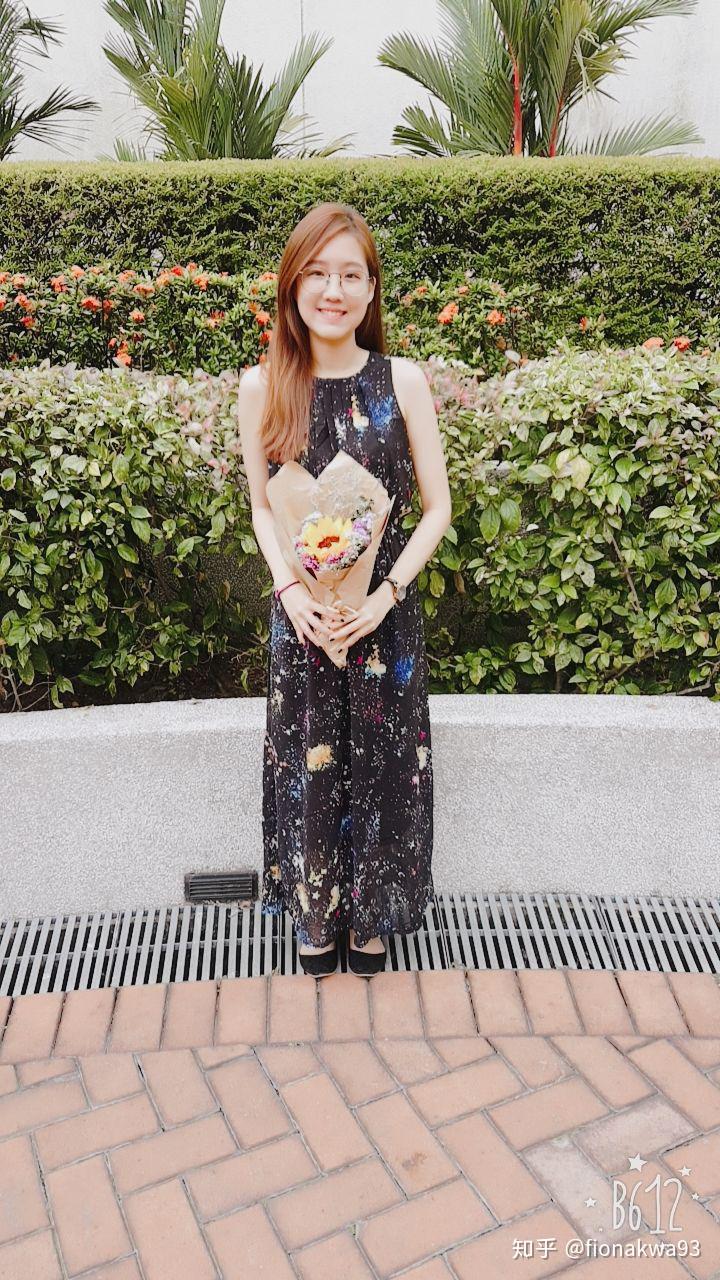 的男银,所以决心减肥,然后男银是渣男,然后分手,然后身材维持到现在