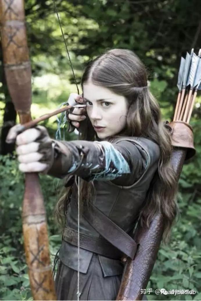 性别女喜爱女,席恩的姐姐,坚韧不拔)1,欧莎(女野人,多次帮助布兰等