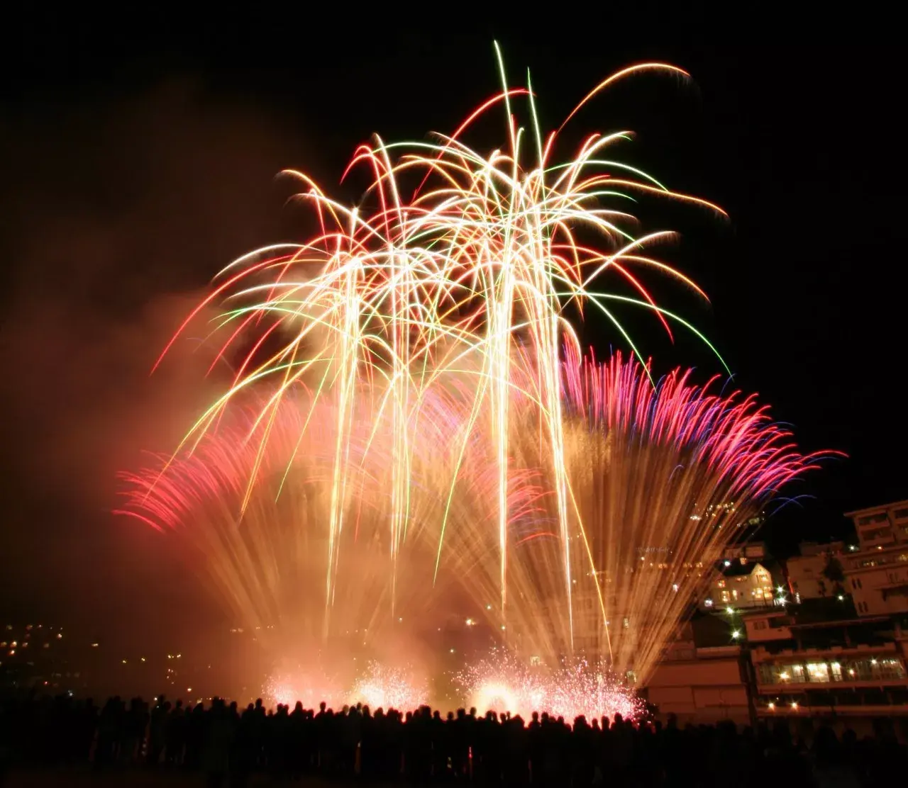 冬天来日本看花火大会!不一样的浪漫(附详细时间)