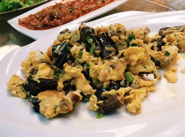 我叫霞浦,这是鲎炒蛋,在国内其它地方并不常鲜见.