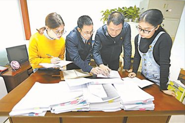 银行，不搞清楚其中隐秘的利益输送链，这些贪官就能把自己装扮成清官。