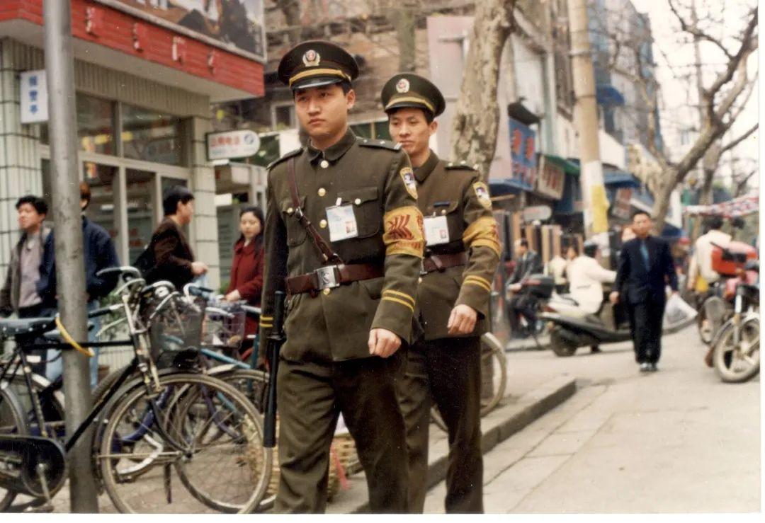 90年代警察制服图片