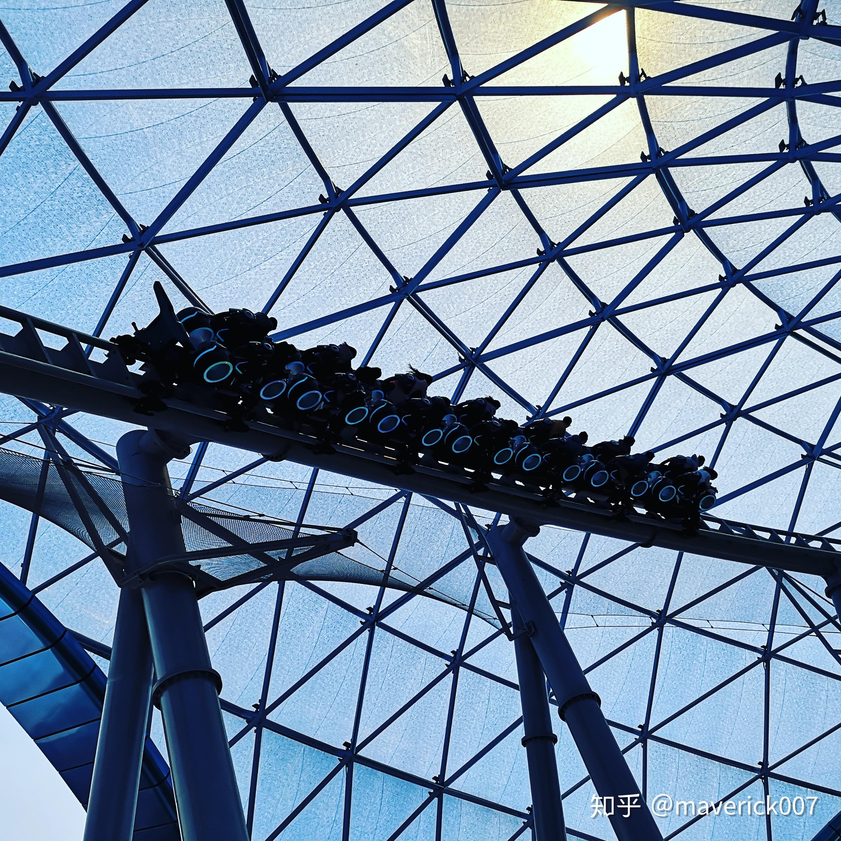 3)小飞侠天空奇遇(小型过山车,几乎没有任何刺激性的过山车)推荐指数