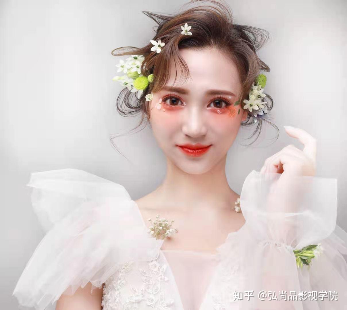 2021选择这个化妆职业好玩又赚钱