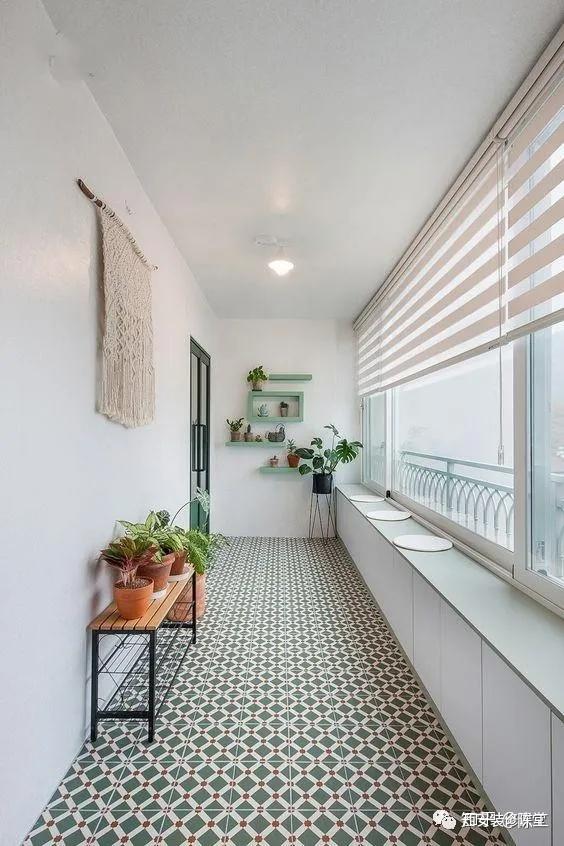 阳台做个卡座,收纳兼休闲