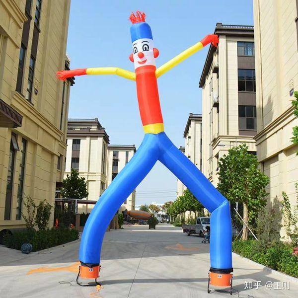 如何用语言描述漫画《进击的巨人》奇行种的跑步姿势? - 知乎