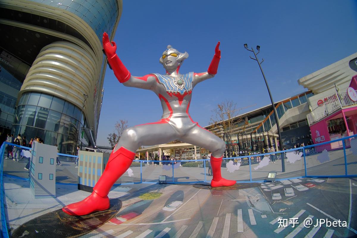 英雄魂展巡回展上海开幕,闵行龙湖天街竖了奥特曼大立像6767