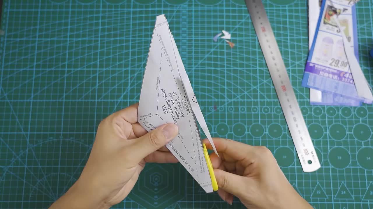 红牛纸飞机大赛世界冠军ezr冲浪纸飞机制作教程附图纸