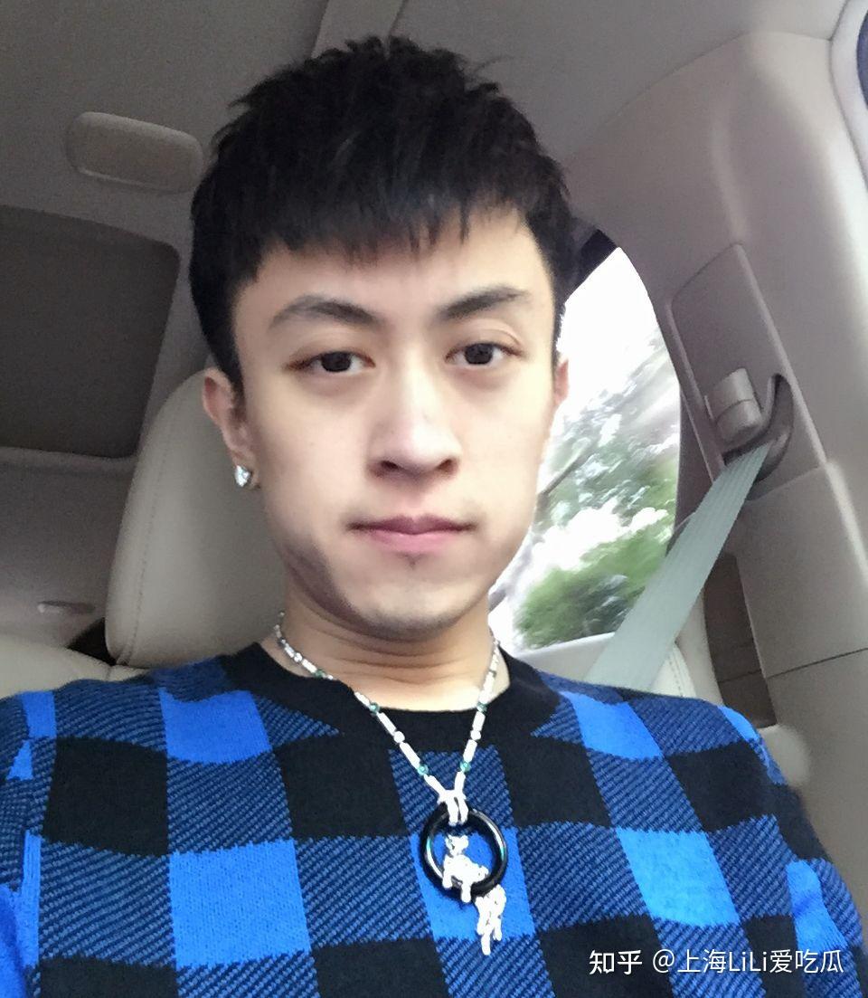 网红丁一昕自曝将与富二代秦奋结婚曾向秦奋逼婚评论区翻车了