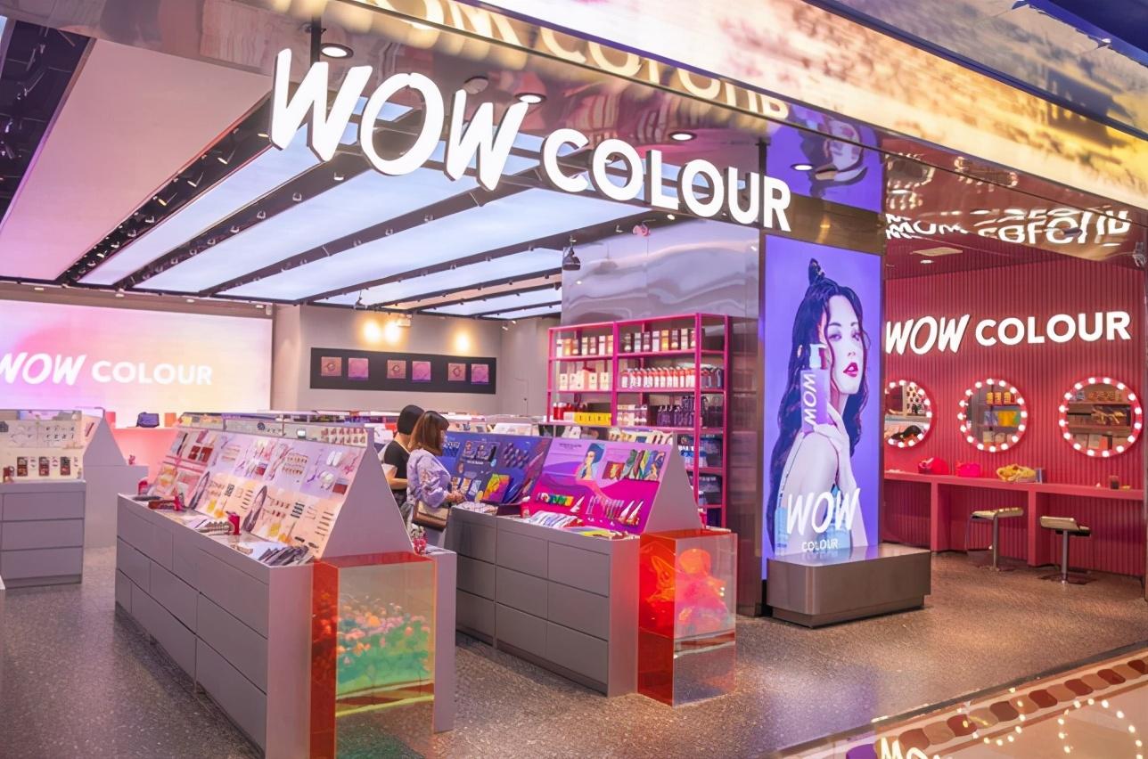 而wow colour集合店正是以"新国货 爆品 网红场景"而不断获得资本和