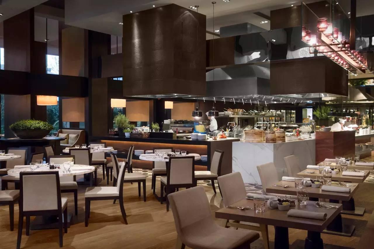 富丽堂皇并充满典雅旧时风情的凰庭中餐厅,最适合稳重且土豪率极高的