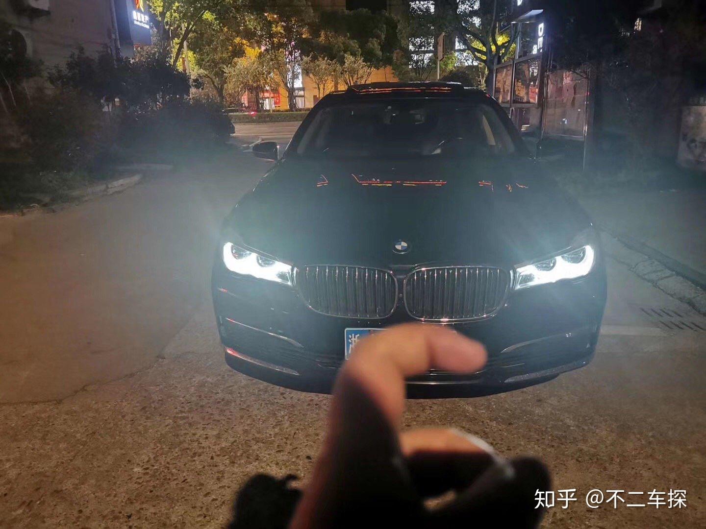 昨天夜里朋友圈出现一台宝马7系价格确实很便宜