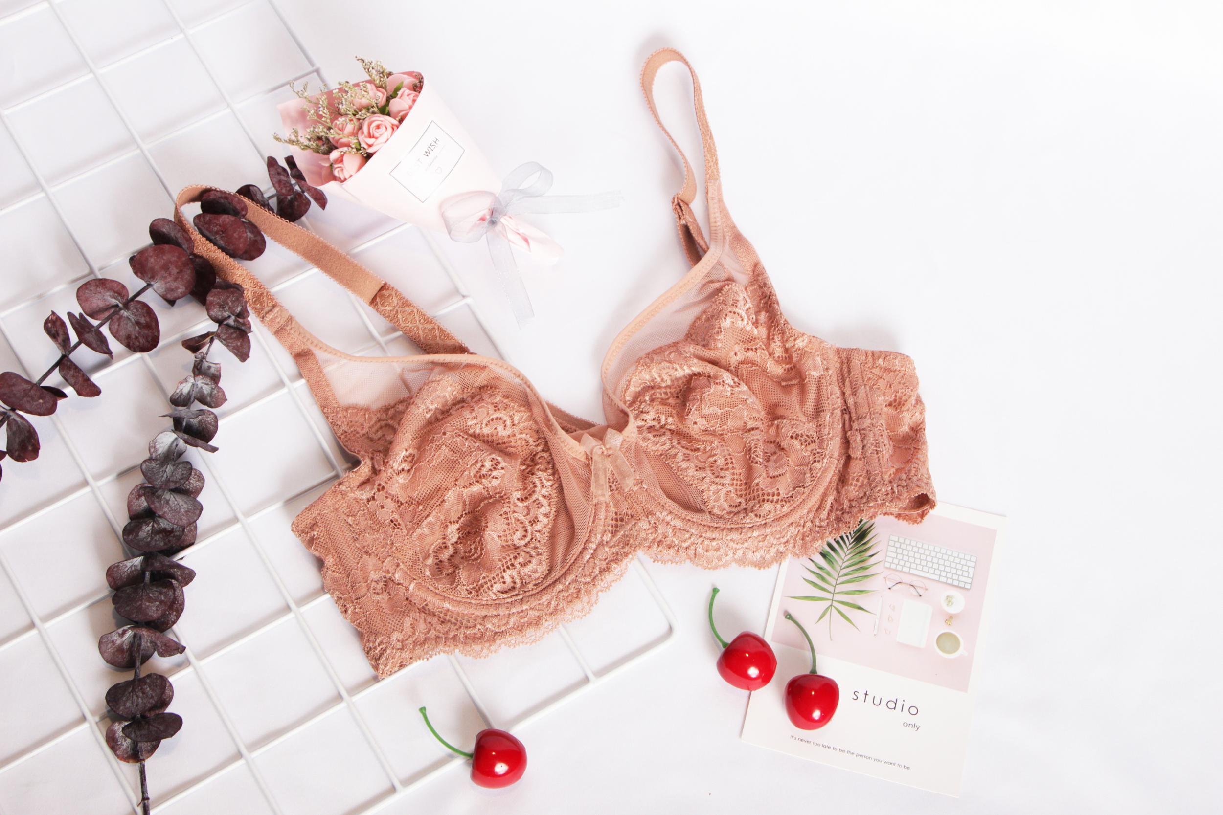 你们可以推荐一些特别显胸小的内衣吗?