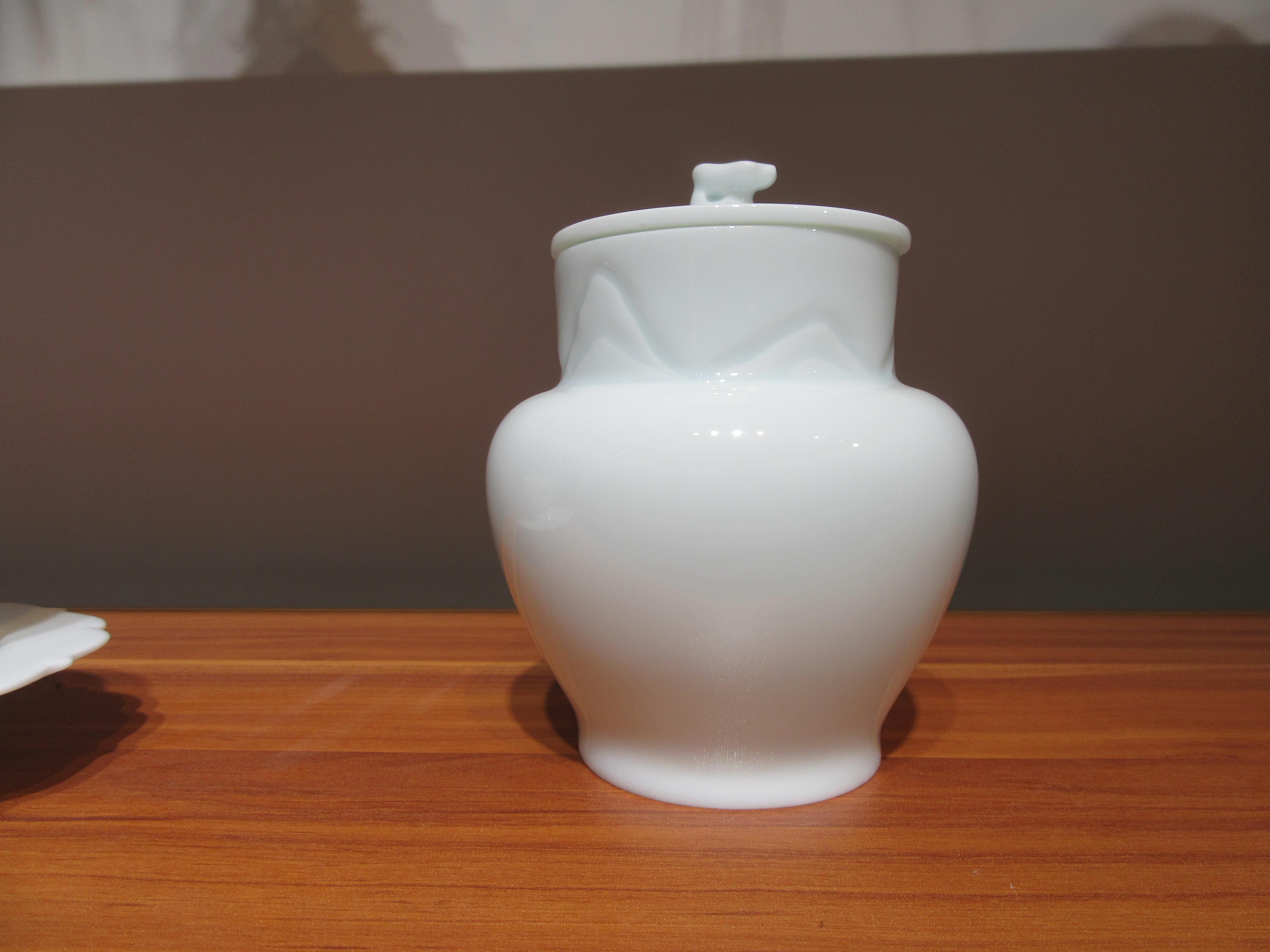 意叁陶艺师老罗设计的瓷器赋予瓷器灵魂和温度