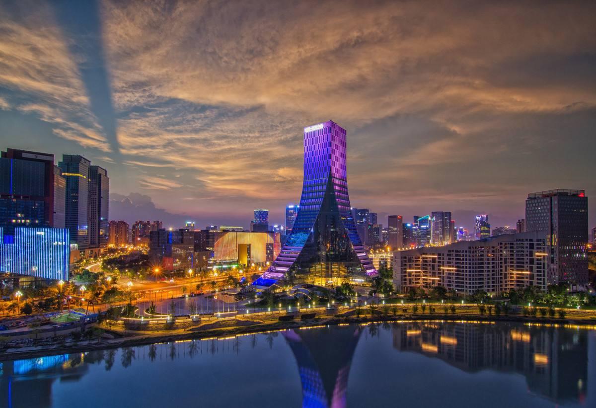 成都吸脂,自体脂肪填充,自体脂肪隆胸医院医生