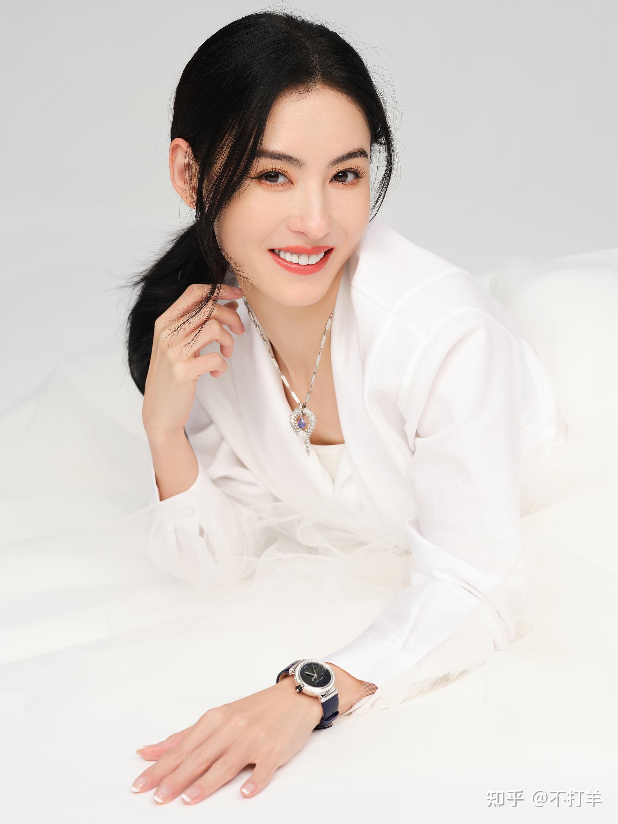 没想到张柏芝是个"西装控"!这样穿不装嫩也不显老,减龄又高级 - 知乎