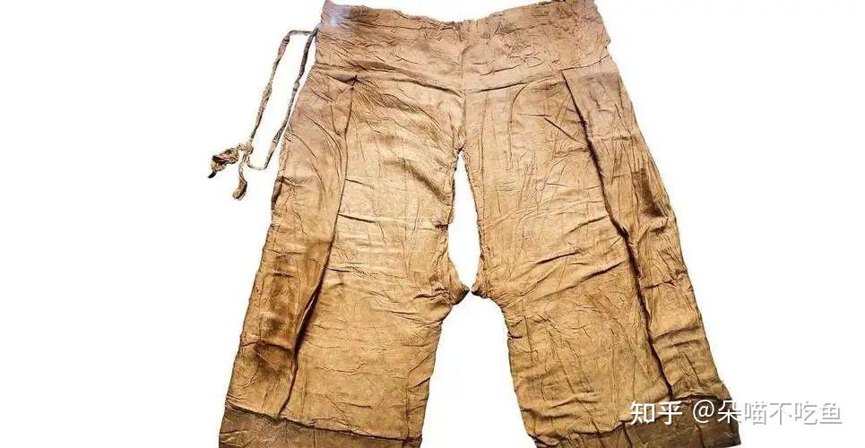 没有内裤的古代女子,上半身有肚兜,下半身有什么?就随意晃荡? - 知乎