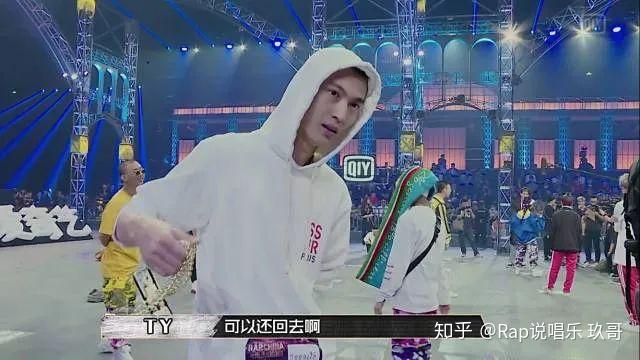 曾经雪碧浇头的gai如今代言了雪碧广告