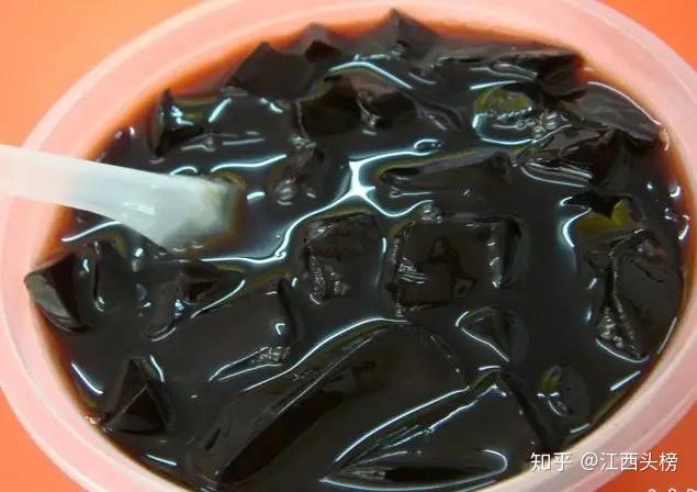 我们那叫凉水,放糖很甜,但有些乡镇叫仙米冻