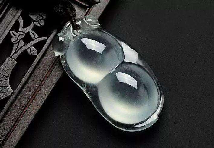 如何分辨玉和玻璃 v2-eef977d8123c3ff04c1f5a15e57a1a8a_r.jpg