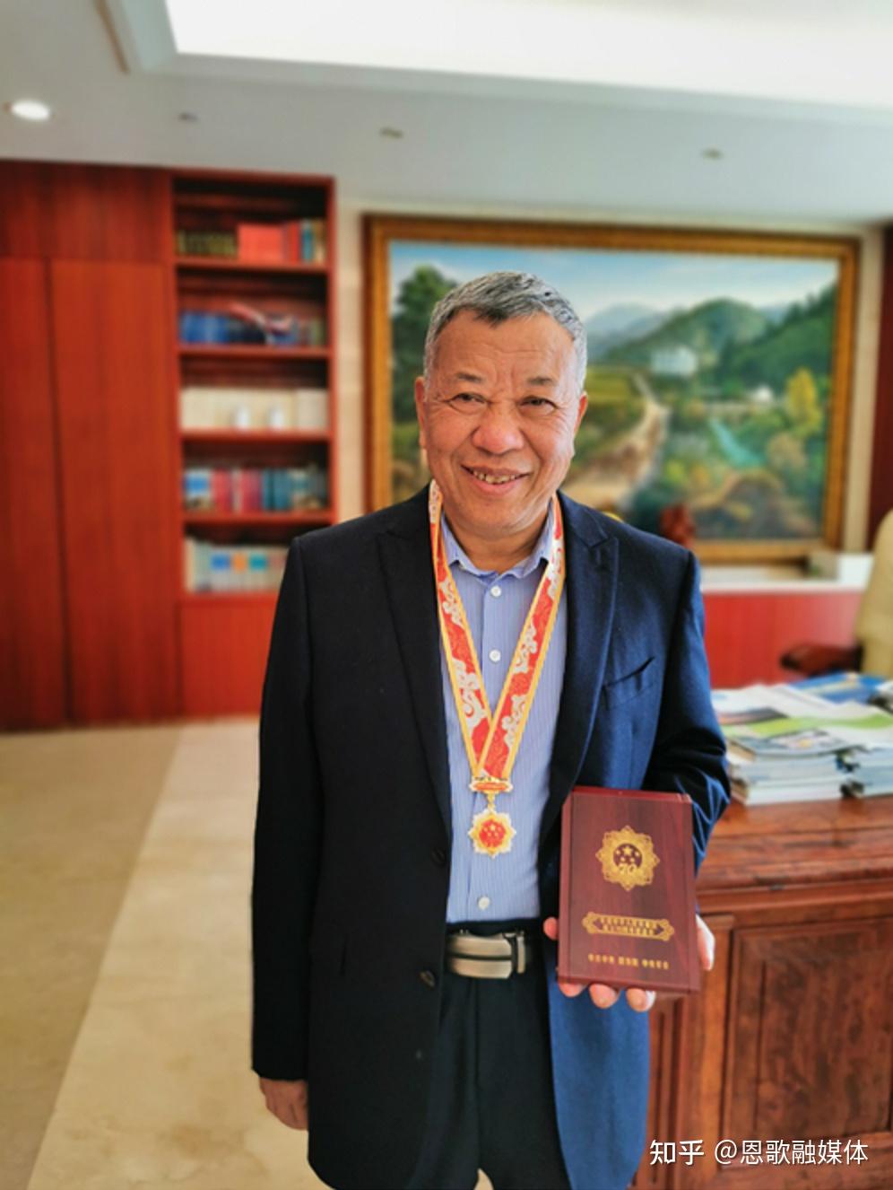 黄泽兰(崇义章源钨业股份有限公司董事长)