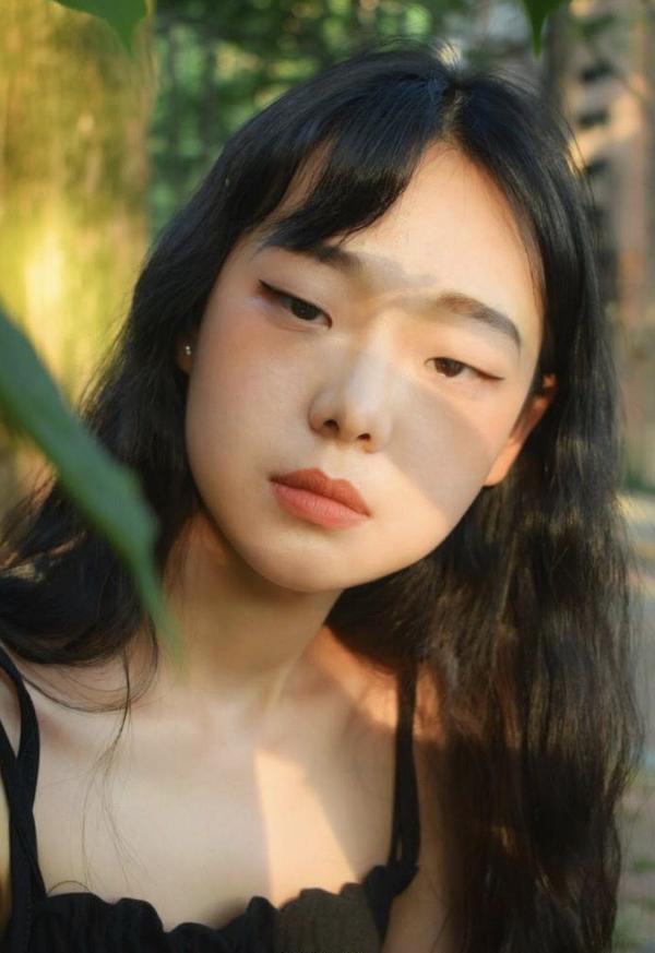 你见过哪些单眼皮但长相惊艳的人?
