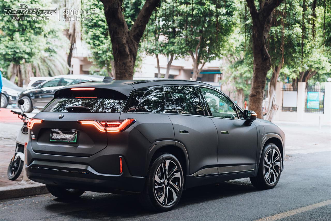 蔚来es6,贴改色膜变黑武士,大家怎么看?