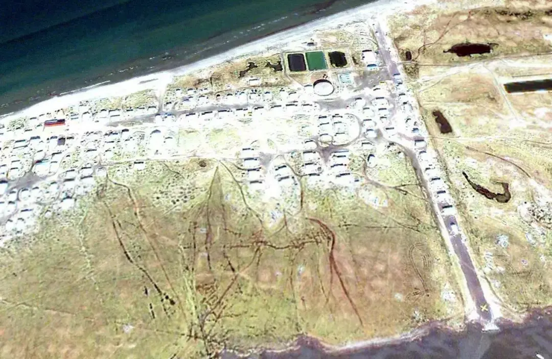 现在阿留申群岛不少机场已经被废弃,但当年作用还是很大的因此美军就