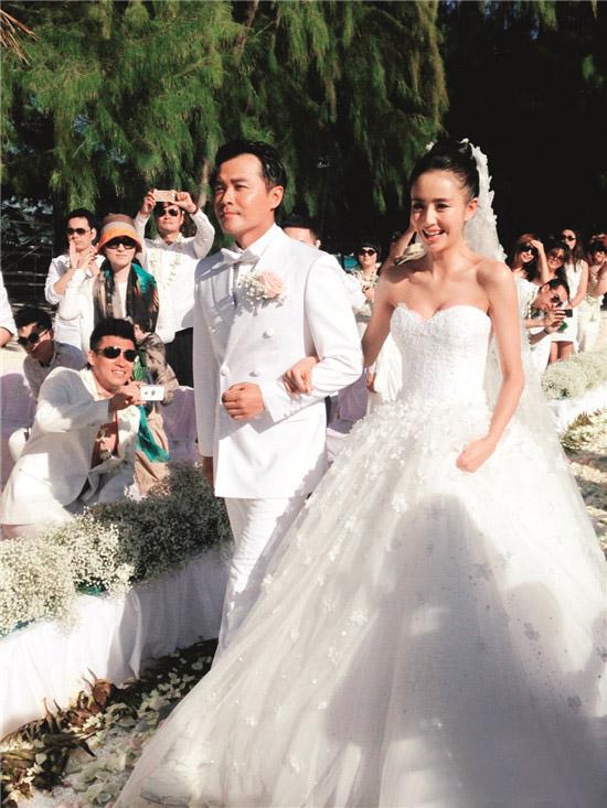 据知情人士爆料,为了这场婚礼,陈思成猛砸1500万人民币,用尽全部身家