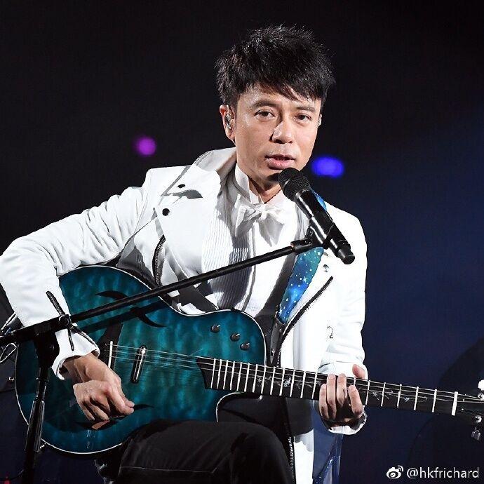 长相帅气,嗓音和唱功俱佳的李克勤为什么不火