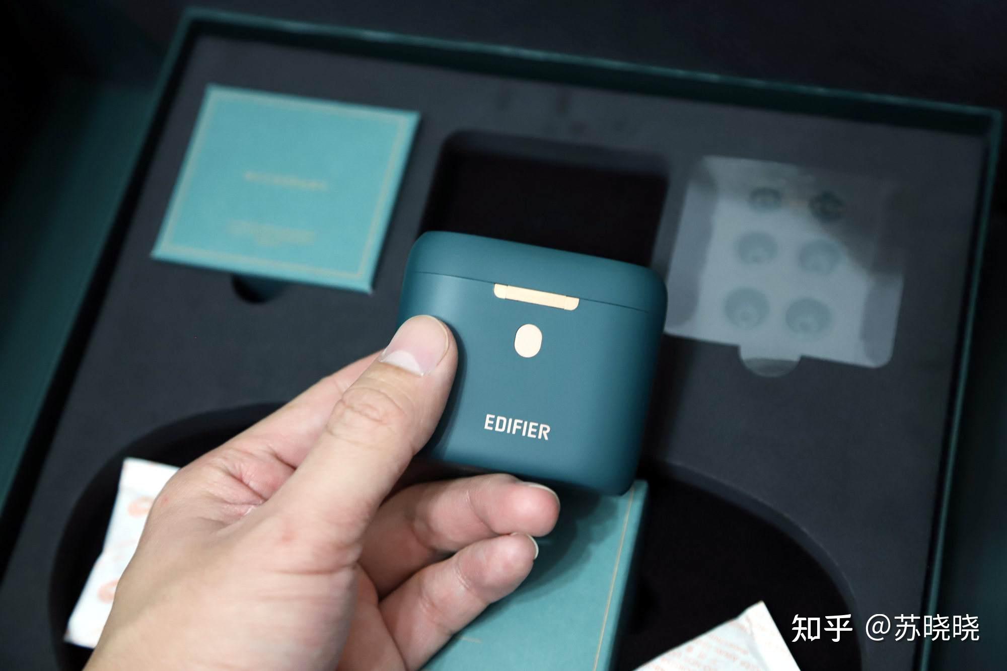 skullcandy和edifier(漫步者)但从第一张图表上我们也看到了两个让人