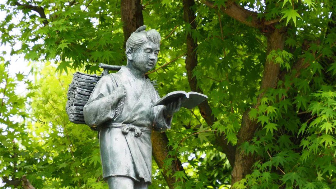 是江户时代的思想家,相当勤奋且重振原本家