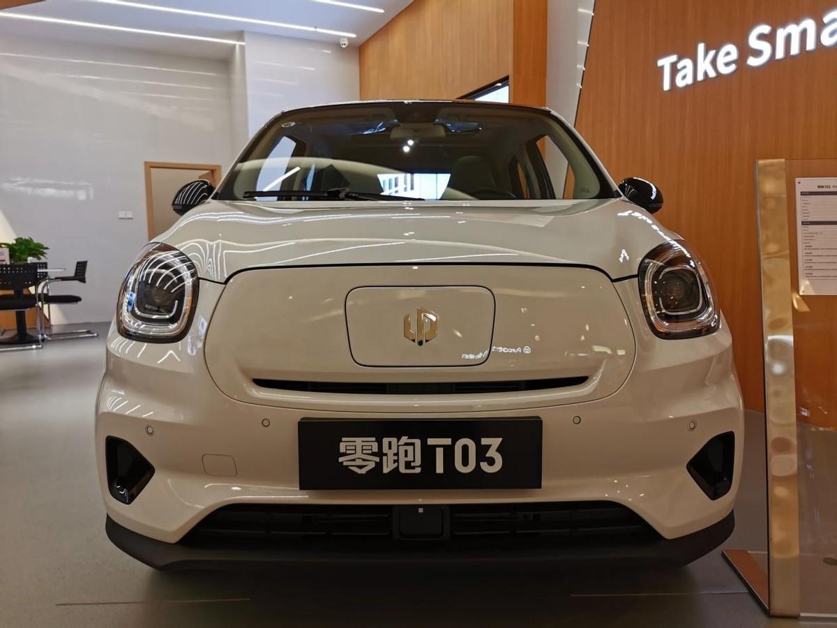 性价比超高的城市代步小萌车零跑t03实拍简评