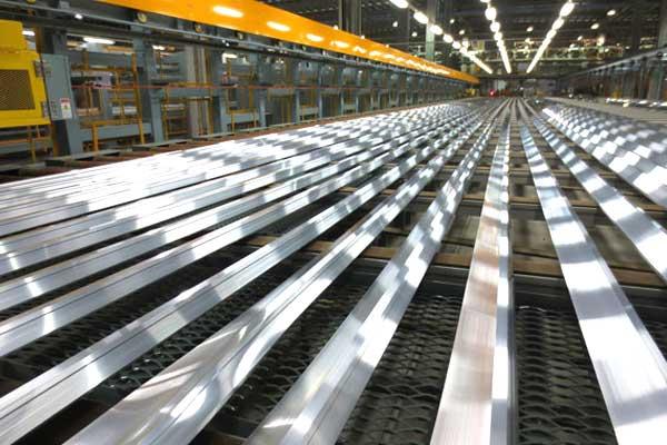 吴肇福 互联网运营 目前,我国铝工业现阶段发展非常迅速.