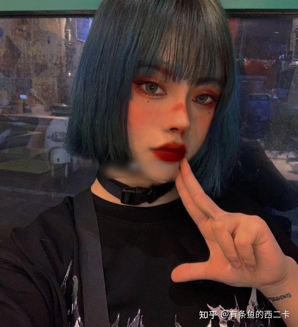 难道没人好奇网红西红柿ovo的p图技术么