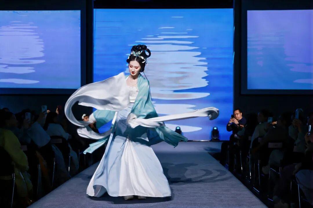 2026“国丝汉服月”在中国丝绸博物馆成功举办! - 知乎