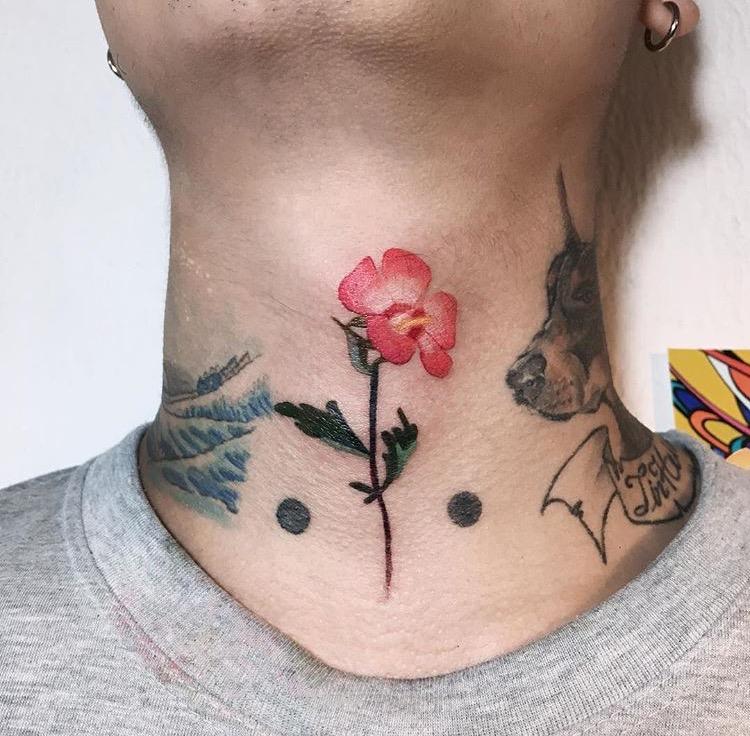 smrzhao专题纹身第12期颈部纹身很美也很痛