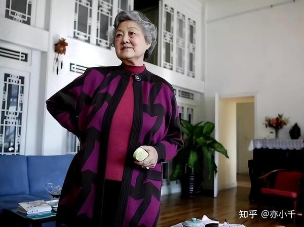 乔冠华:83年逝世,后事处理引争议,章含之提3个要求,中央:同意 - 知乎