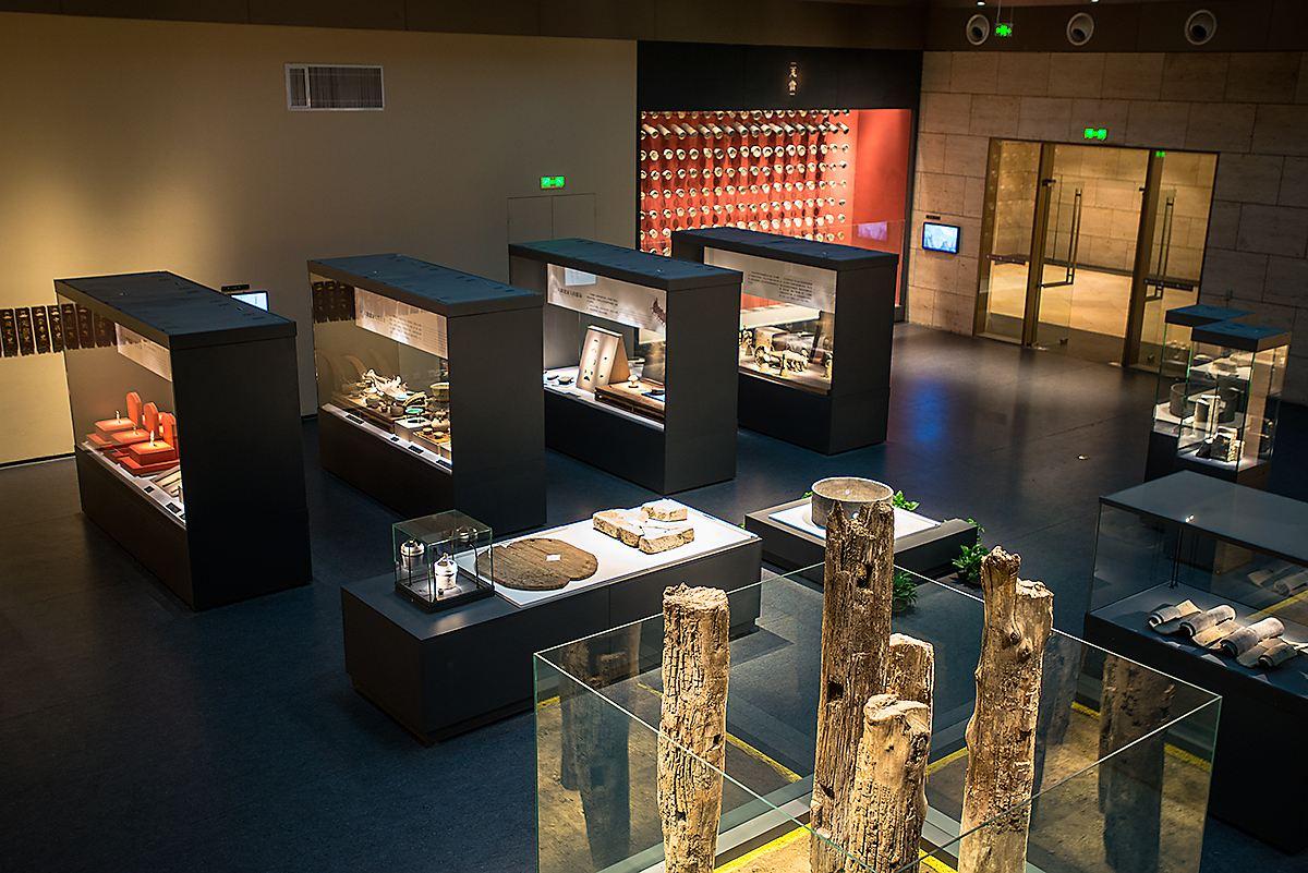 博物馆展柜:你了解四面独立柜吗?