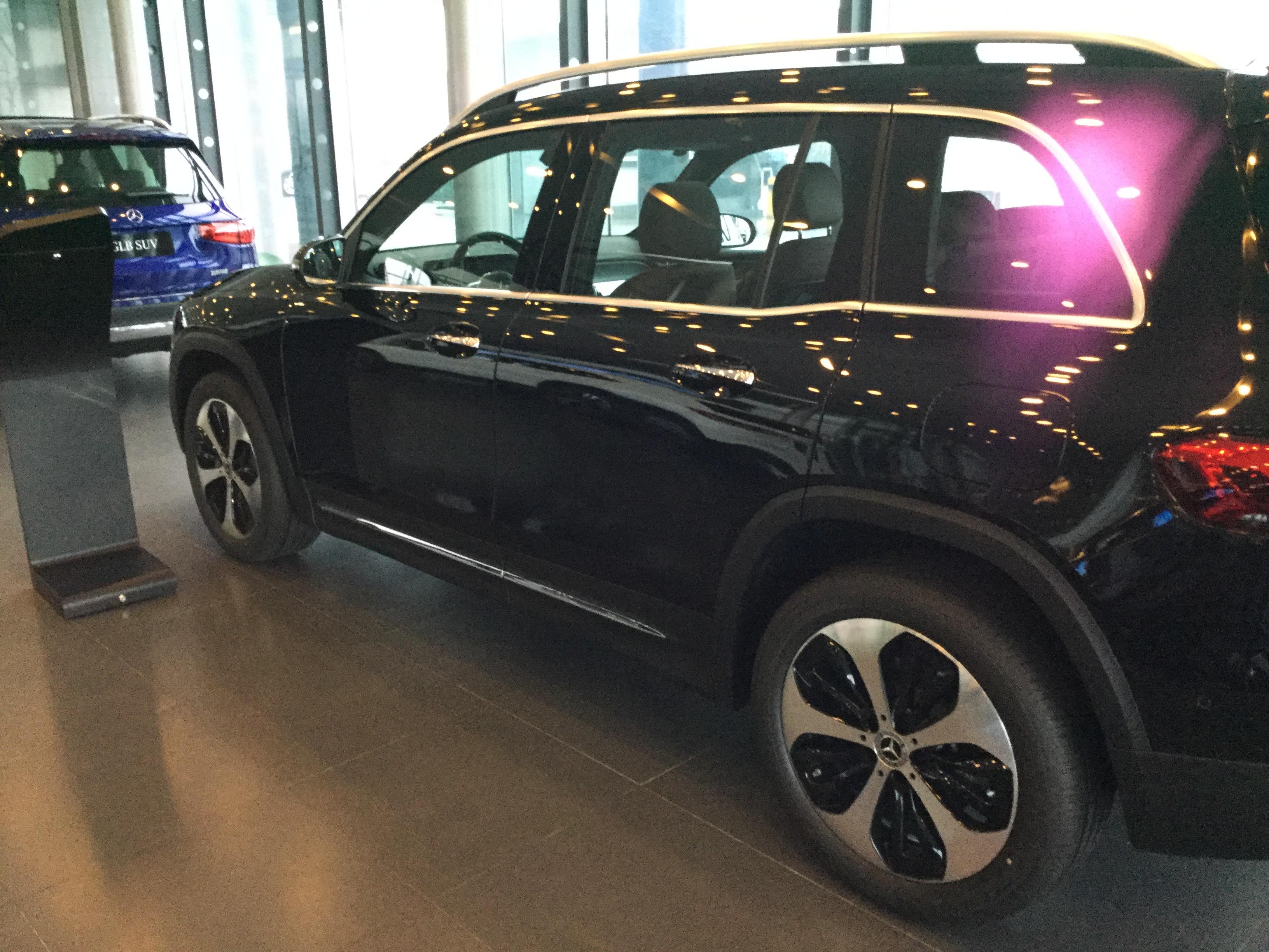 实拍2020款奔驰glb最高车速207kmh配13t双离合全时四驱