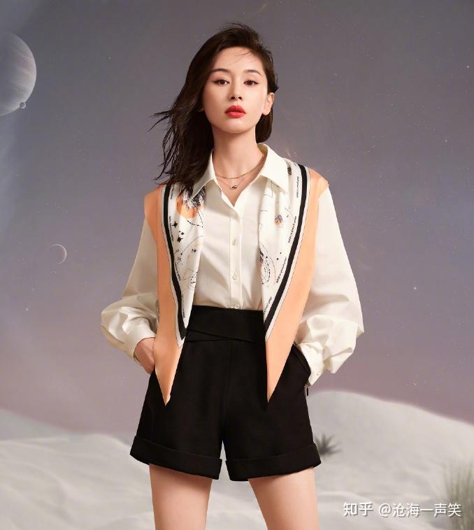 名门泽佳王子文品牌大片释出不同造型穿搭效果未来感十足